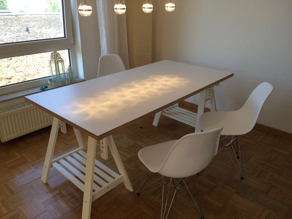 Esstisch mit Bock als Tischbeine