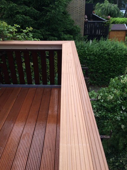 Balkongeländer Handlauf aus Bangkiraiholz